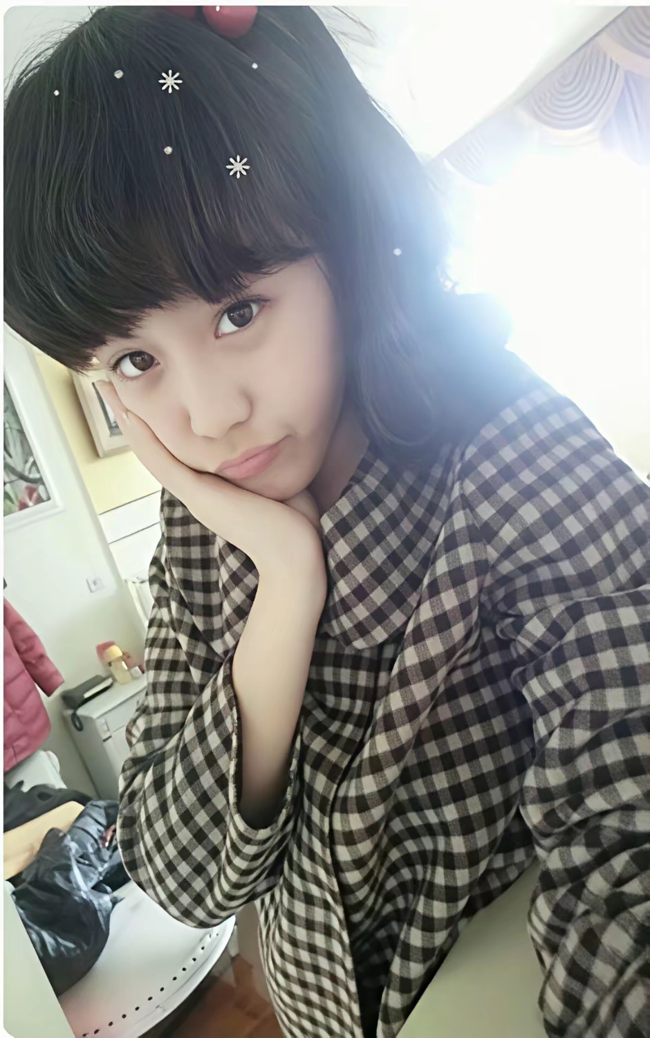 司晓迪早年旧照被扒，这姐们居然是纯天然啊，照片看着还挺乖的，也算是小美女一枚了 