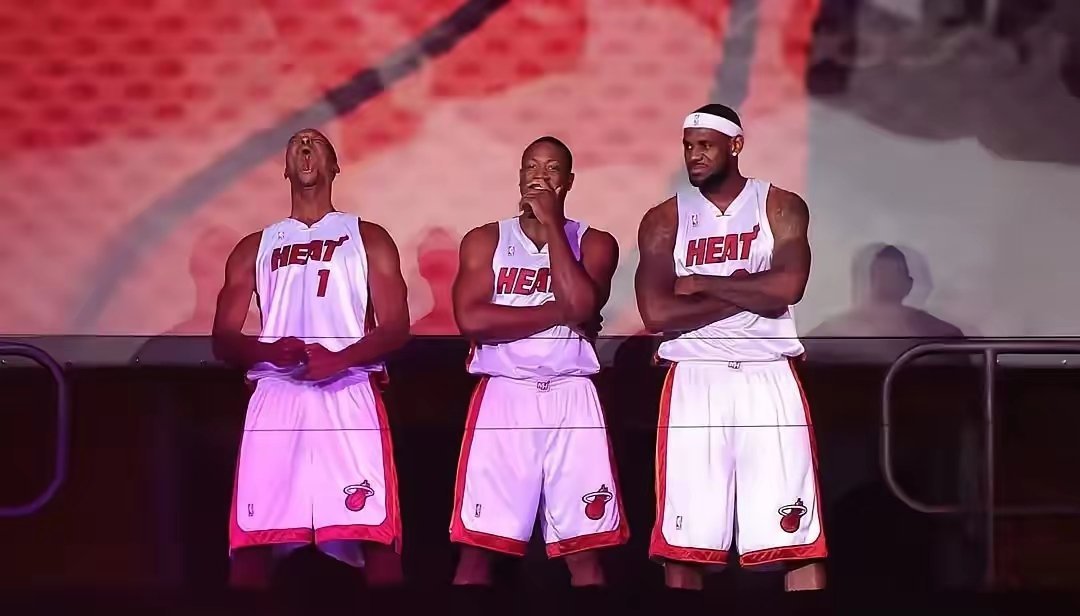韦德：2010年我本来准备加盟公牛，但我接到了来自勒布朗的电话近日，NBA名宿德