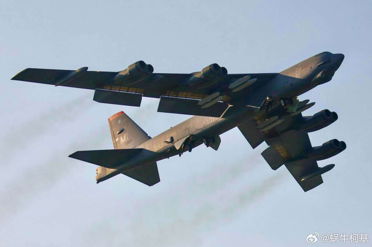 有人发现更多装备了AGM-158 JASSM 的B-52H  轰炸机飞越英国，飞