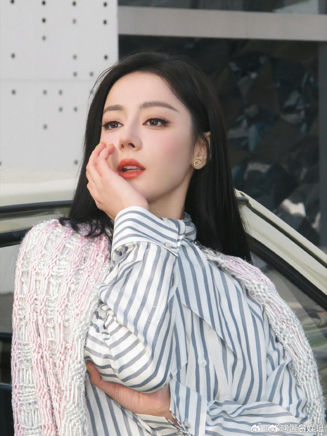 迪奥全球公关总监发文迪奥全球公关总监回应迪丽热巴缺席 迪丽热巴 滞留迪拜不是耍大