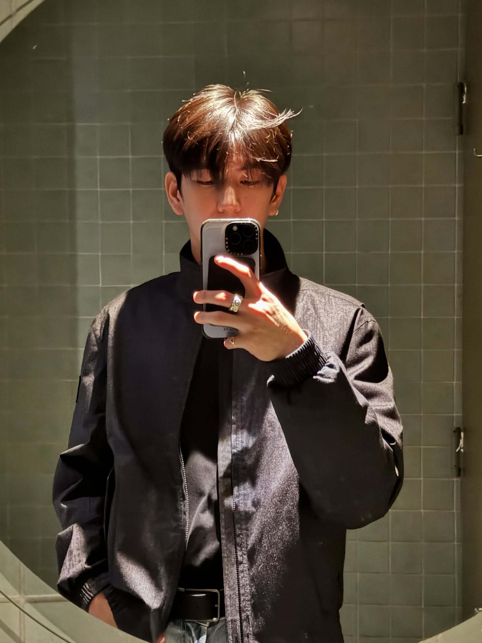 镜子：有幸拍到帅哥😎​​​