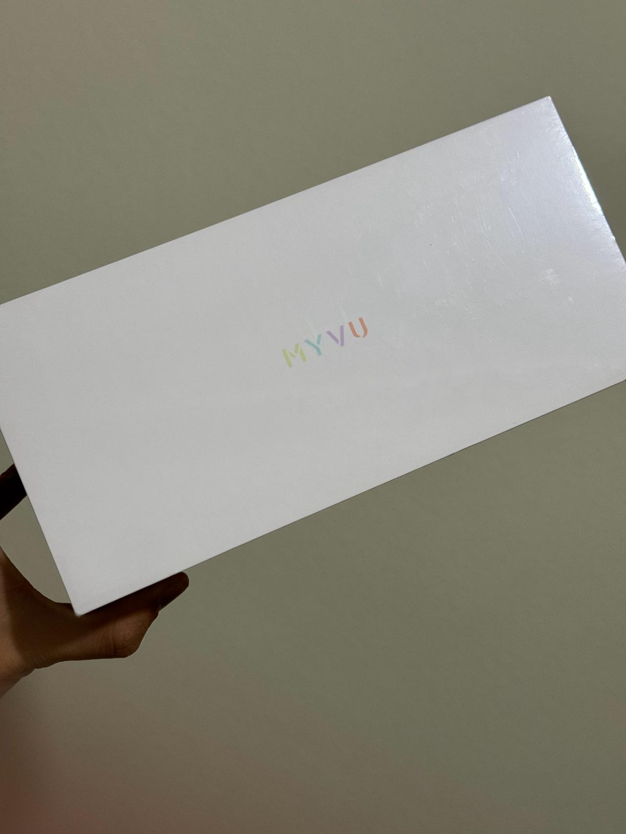魅族 MYVU AR 眼镜到手了，昨天太忙了，聊聊初上手体验。

首先眼镜带上员