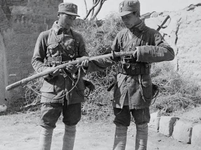 是什么让两个八路军战士扬眉吐气？这是1944 年，晋察冀边区，敌后战场上一个极具