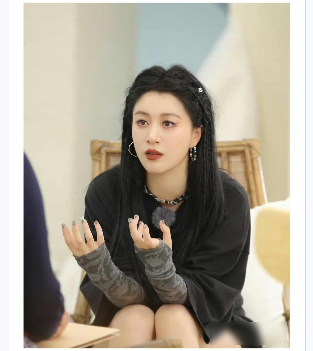 李嘉格突然官宣离婚，车澈绯闻曝光，两人早有裂痕？

李嘉格最近发微博说和车澈恢复