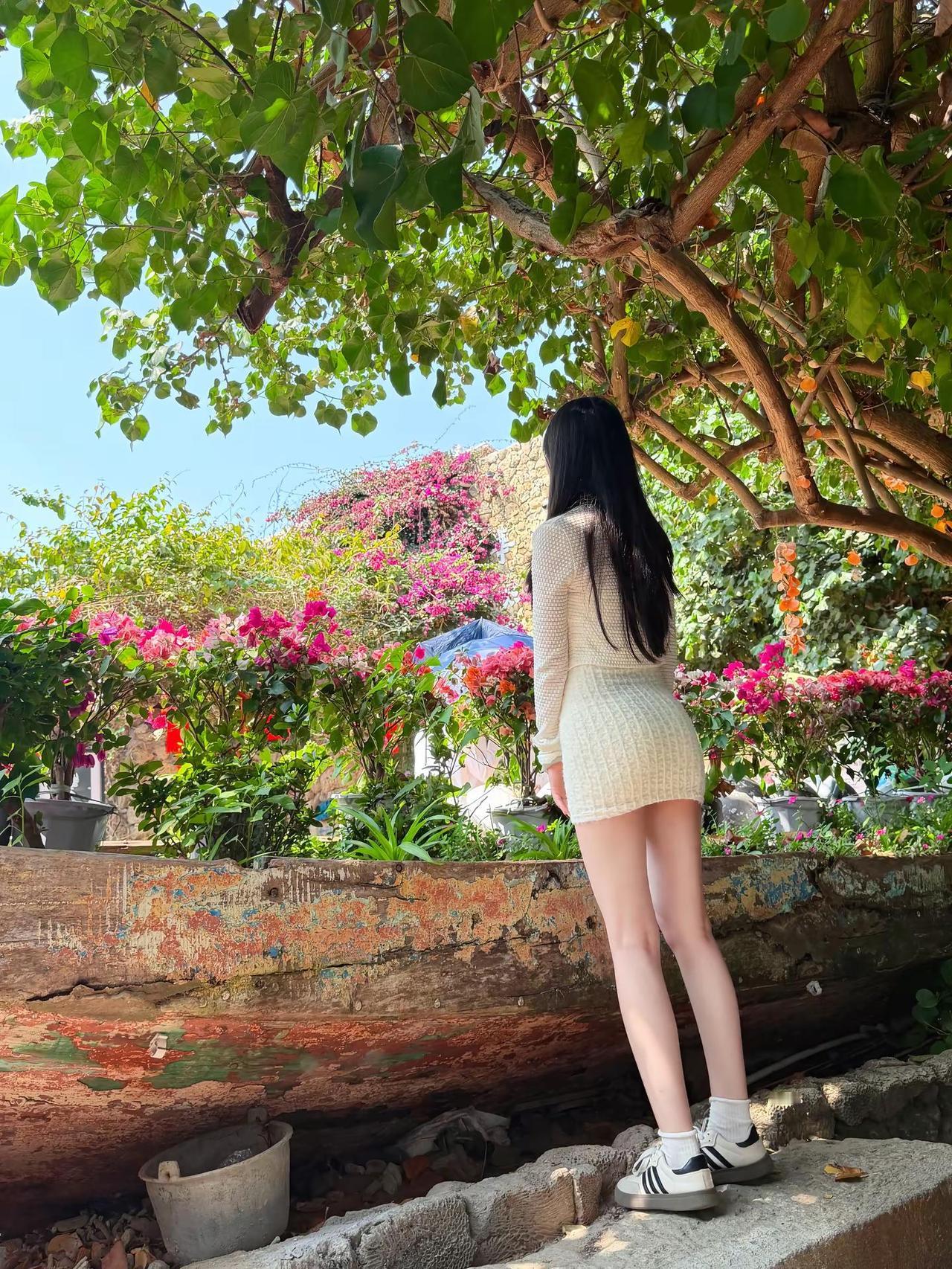 装啥喜欢 还不是因为第一次见面时穿了包臀裙