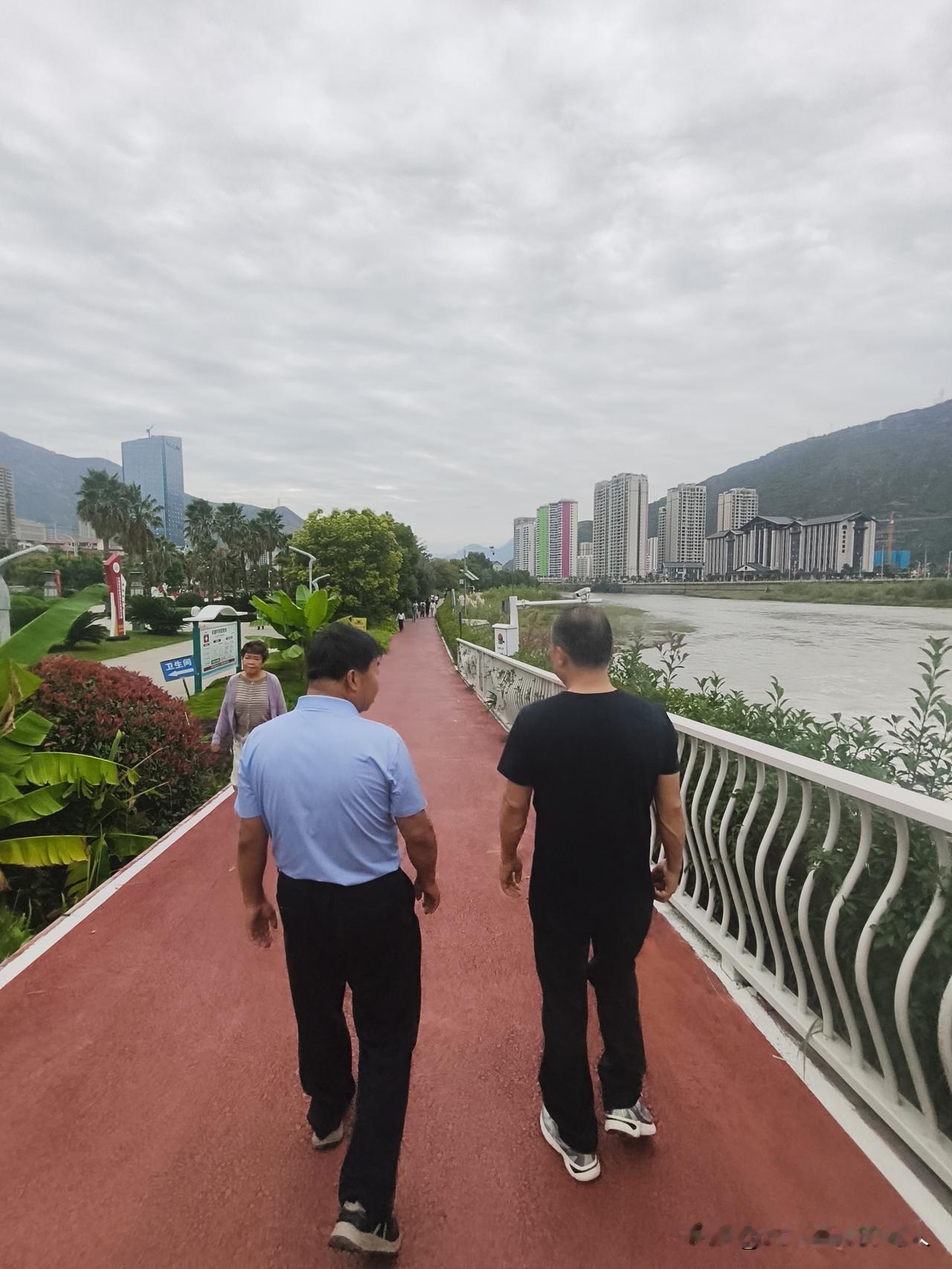 最宜居的气候就是地中海气候，我国有但是知道的人不多。它就是甘肃省陇南市，全国油橄