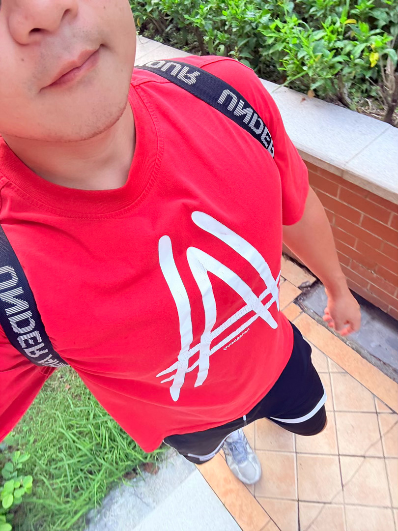 今日份上班ootd ，我想睡觉啊…… ​​​