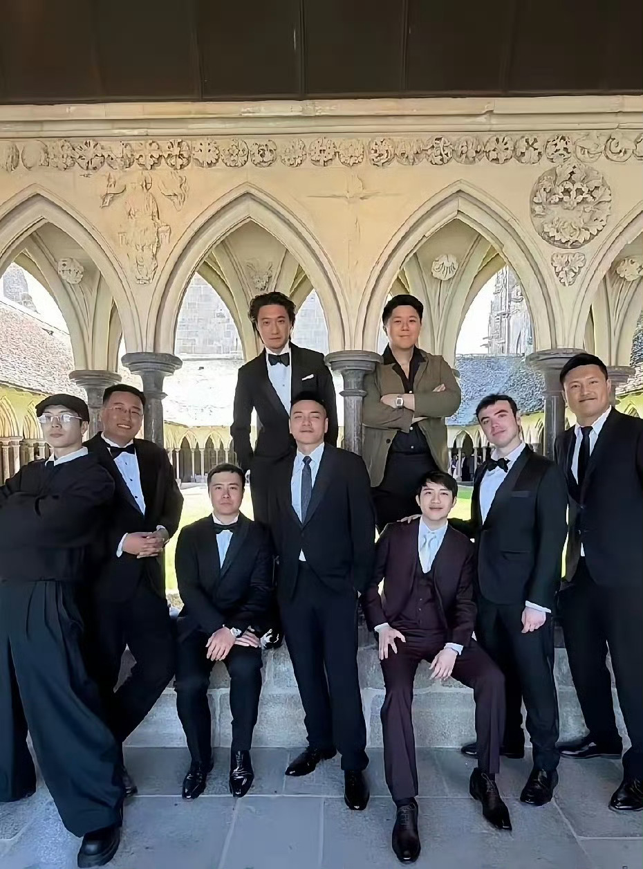 何猷君伴郎之一是雅诗兰黛继承人伴郎伴娘身份都不一般！误闯天家了