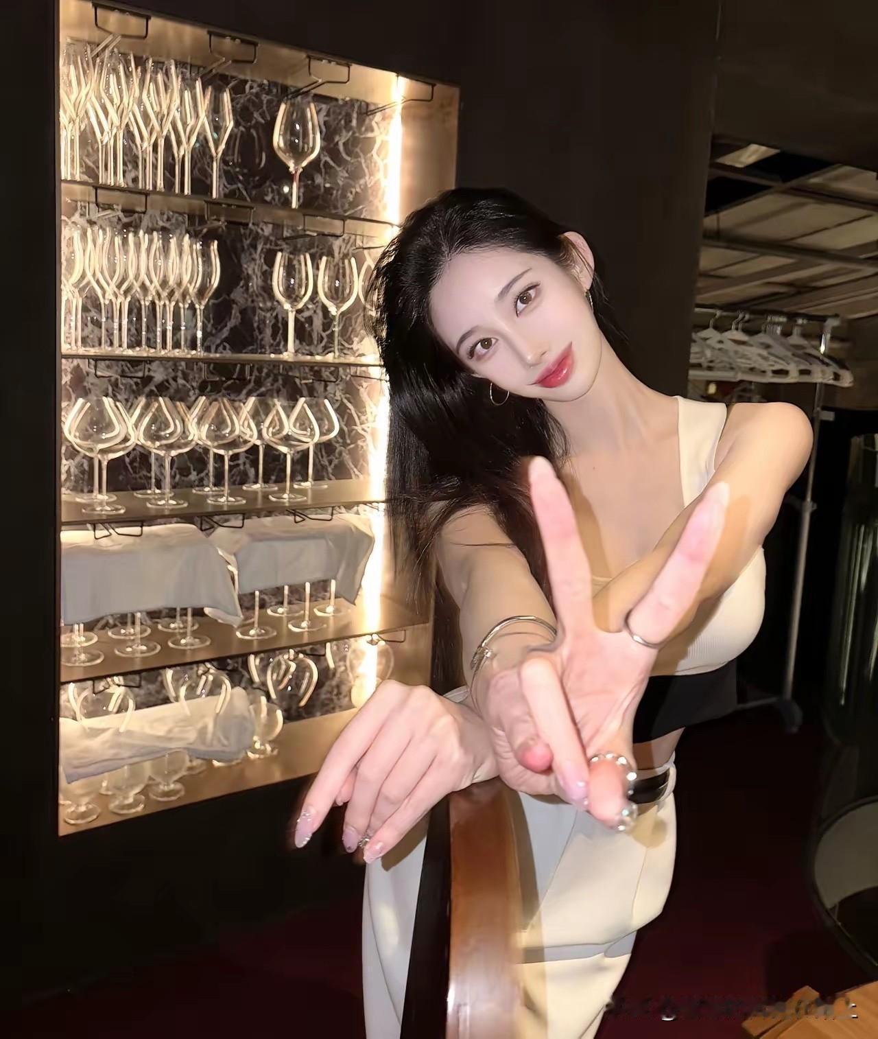 一个保养贼好的姐说她很少吃水果，因为水果果糖很高，其实热量非常高的，绝对不减肥。
