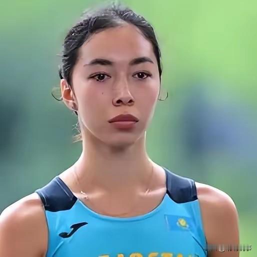 到手金牌说没就没。

不是因为旦增曲宗站上去领奖

也不是因为国旗已经披上身。