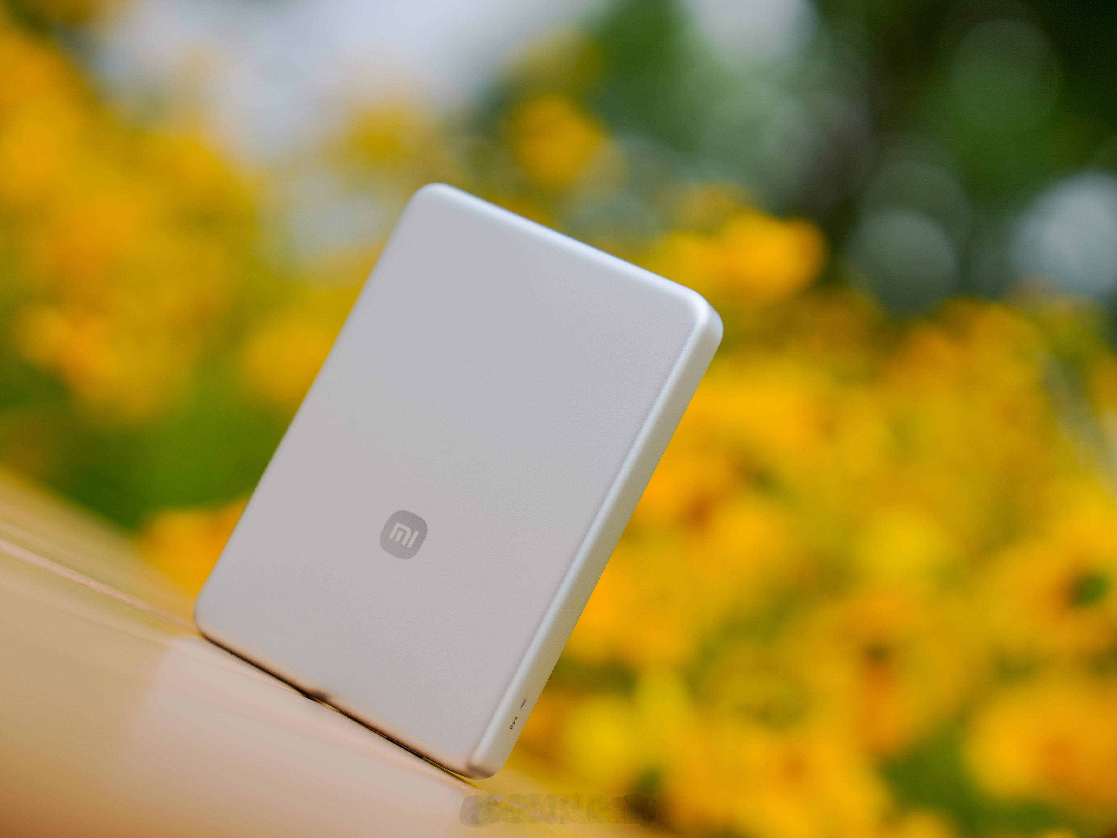 金沙江充电宝上新了！10000mAh， 超薄磁吸，还有45W有线快充，容量大，充