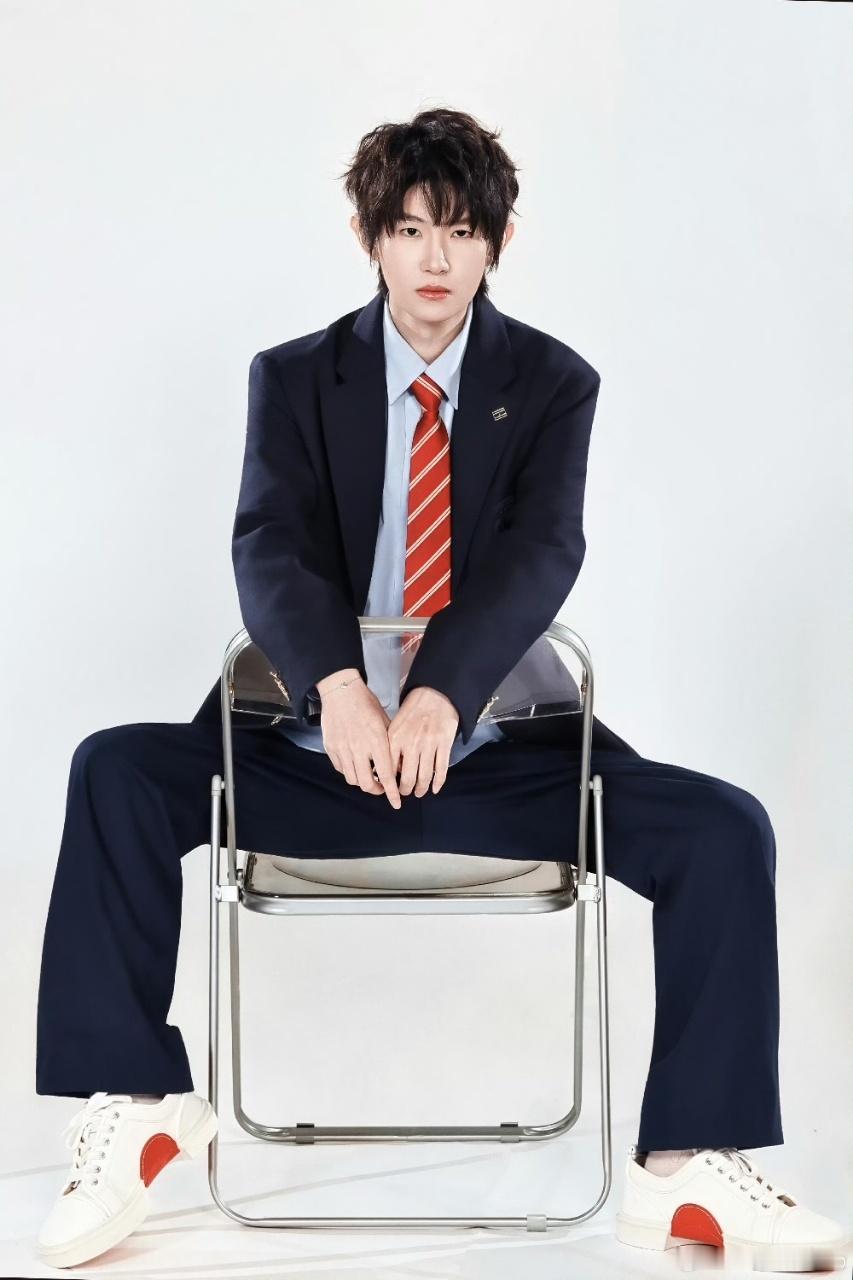 一诺xbc一诺重返校园的感觉一诺学长风 一诺学长风好帅嘿嘿 