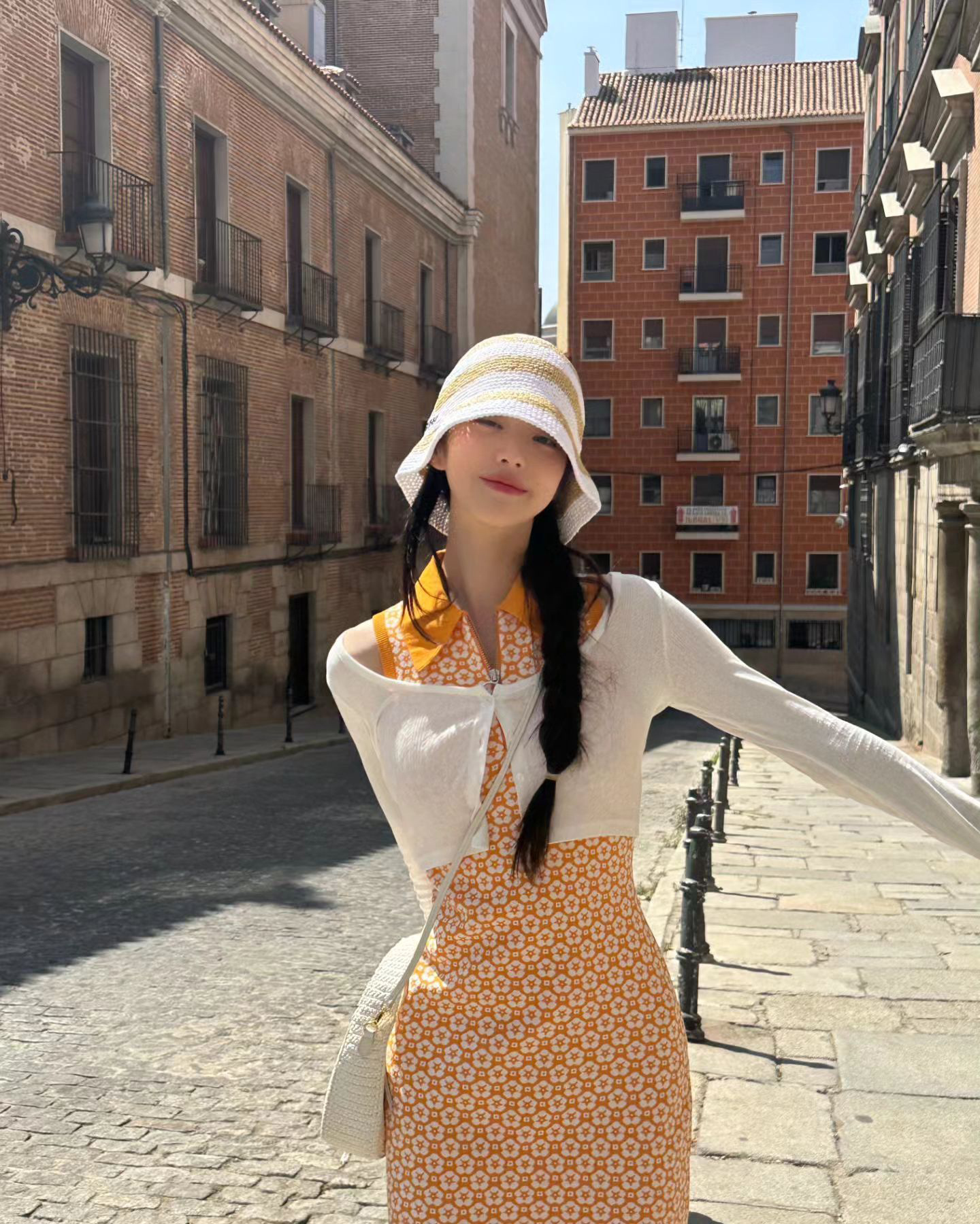 张元英张元英女五一 230910   元英ins更新🌅✨☁️🤍🌙 