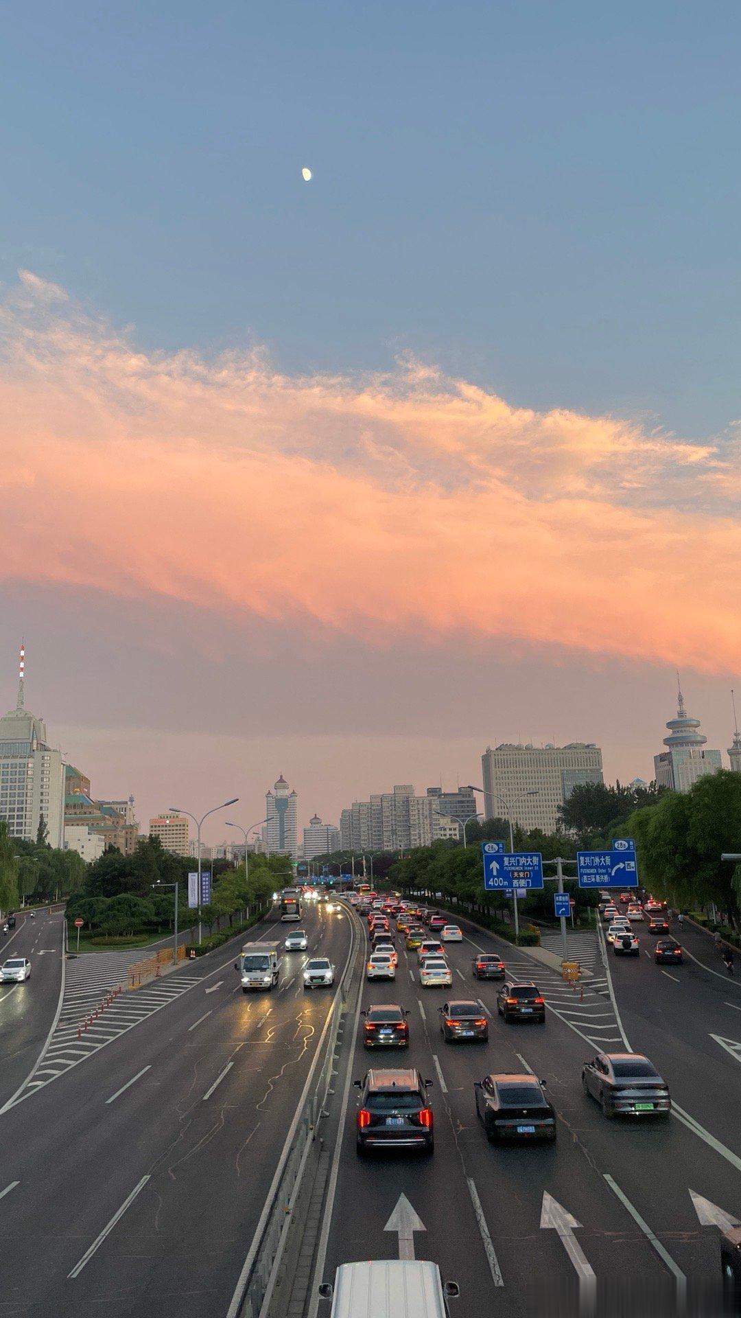 #在地铁上被孕妇让座了#对于哺乳期妈妈来说，咖啡、茶、巧克力、可乐、功能饮料等这