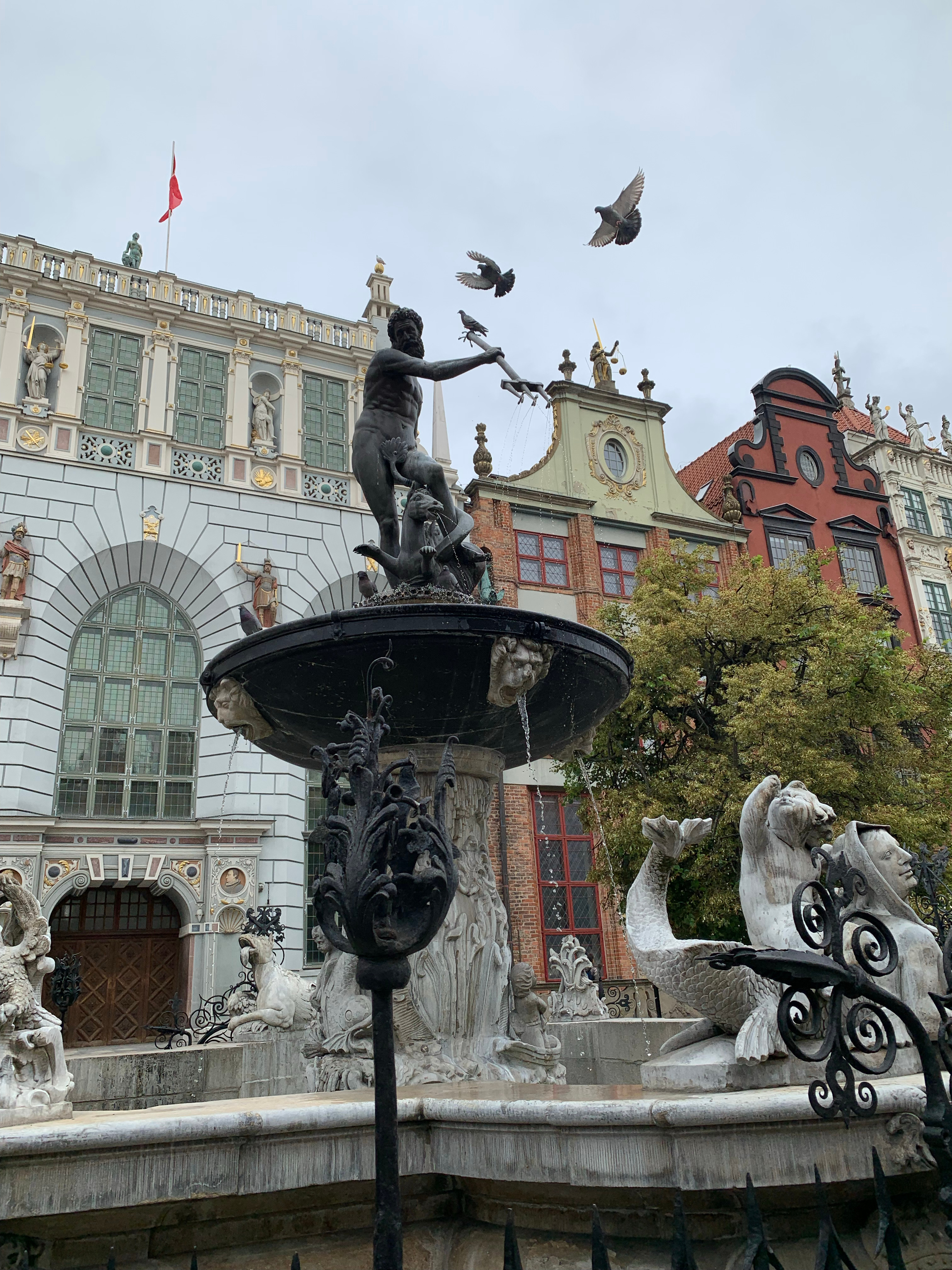这种天气出我钱我都不会去25度以上的地方旅游 想念北德和波兰的气温…汉堡的朋友和