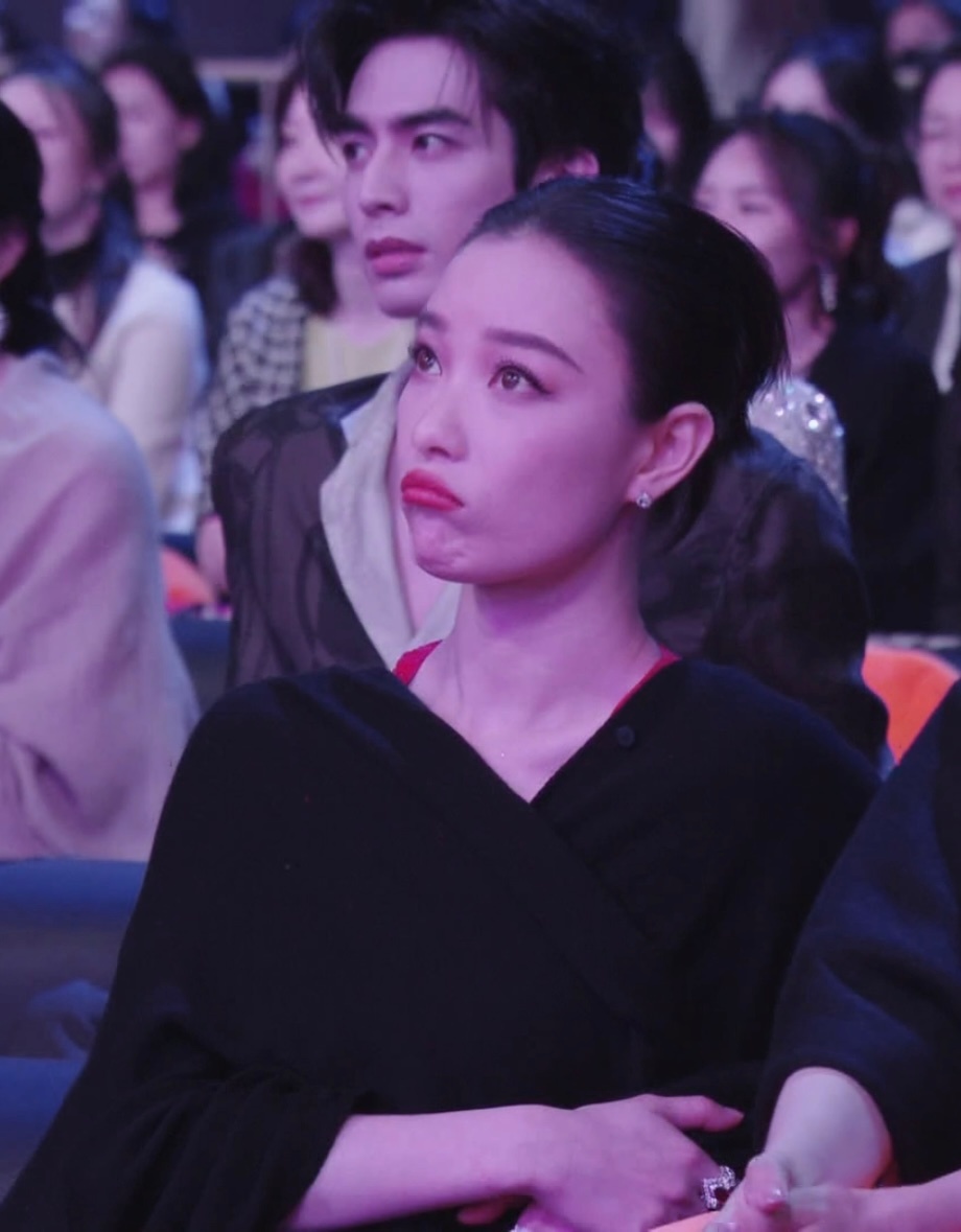 倪妮  跟我念  LA~BU~BU~倪妮白到反光微博之夜