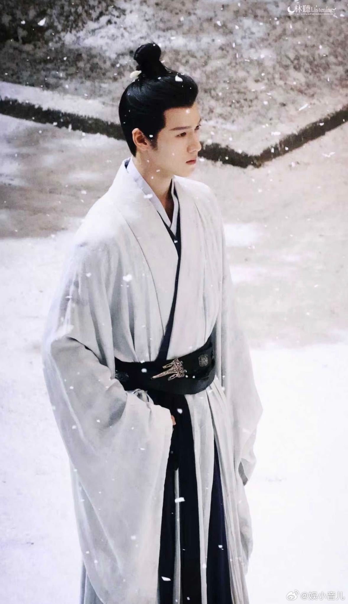 李昀锐骑马夯爆了赶紧来看李昀锐骑马的画面，真的值得我反复集逐帧观看，完完全全的视