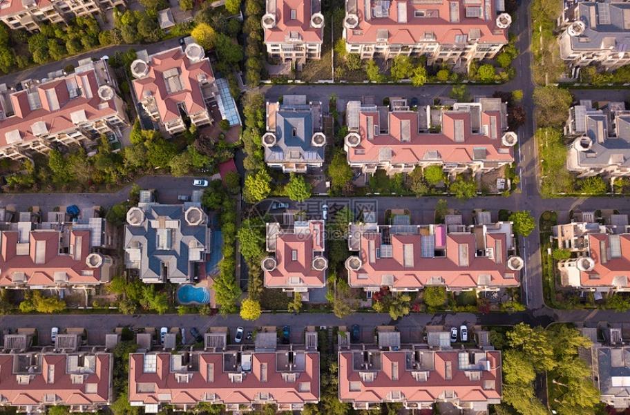 二十年后，中国一二线城市近郊那些老独栋别墅，会不会反而成了最值钱的资产？

看好