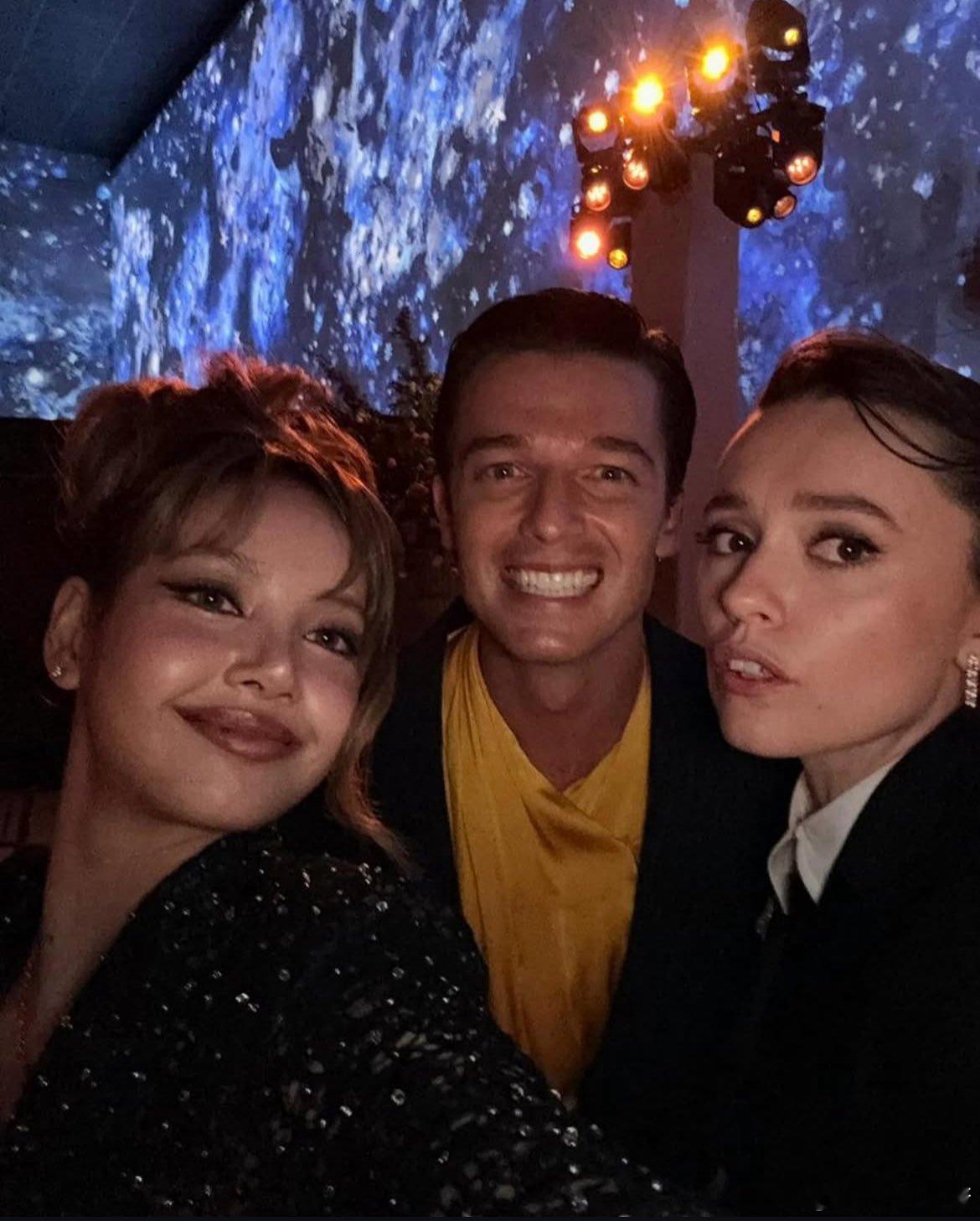 Lisa和Patrick、Aimee在Met Gala的合照📷 ​​​