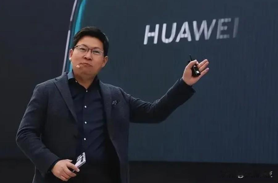 华为常务董事余承东公开呼吁：要尽快地淘汰掉纯燃油车，因为纯燃油车非常不经济，纯燃