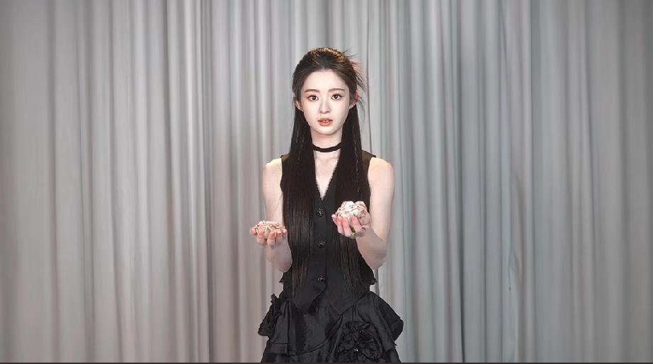 黄杨钿甜宣传冰湖，网友发宇文怀复活卡

底下评论好多都是吐槽的，说她演戏像木头人