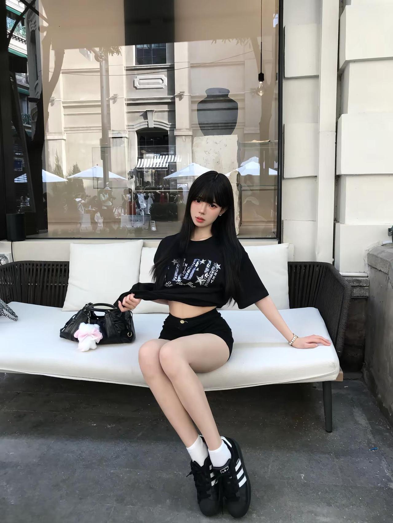 BLACK.黑调ootd 冷脸萌