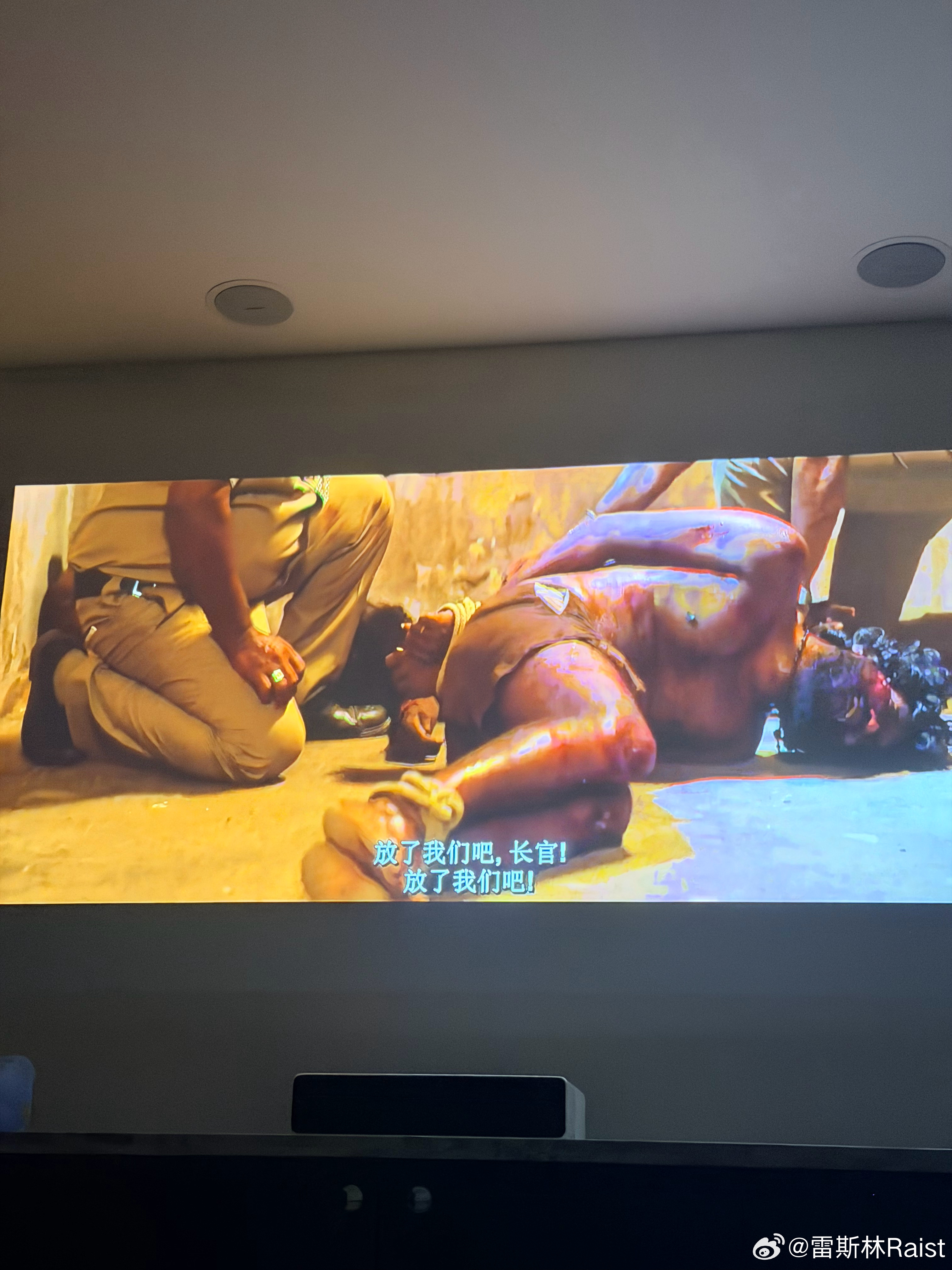 看了几部美国人投资的印度高分电影。主题都是同一个：印度警察全是坏蛋。屈打成招，贪