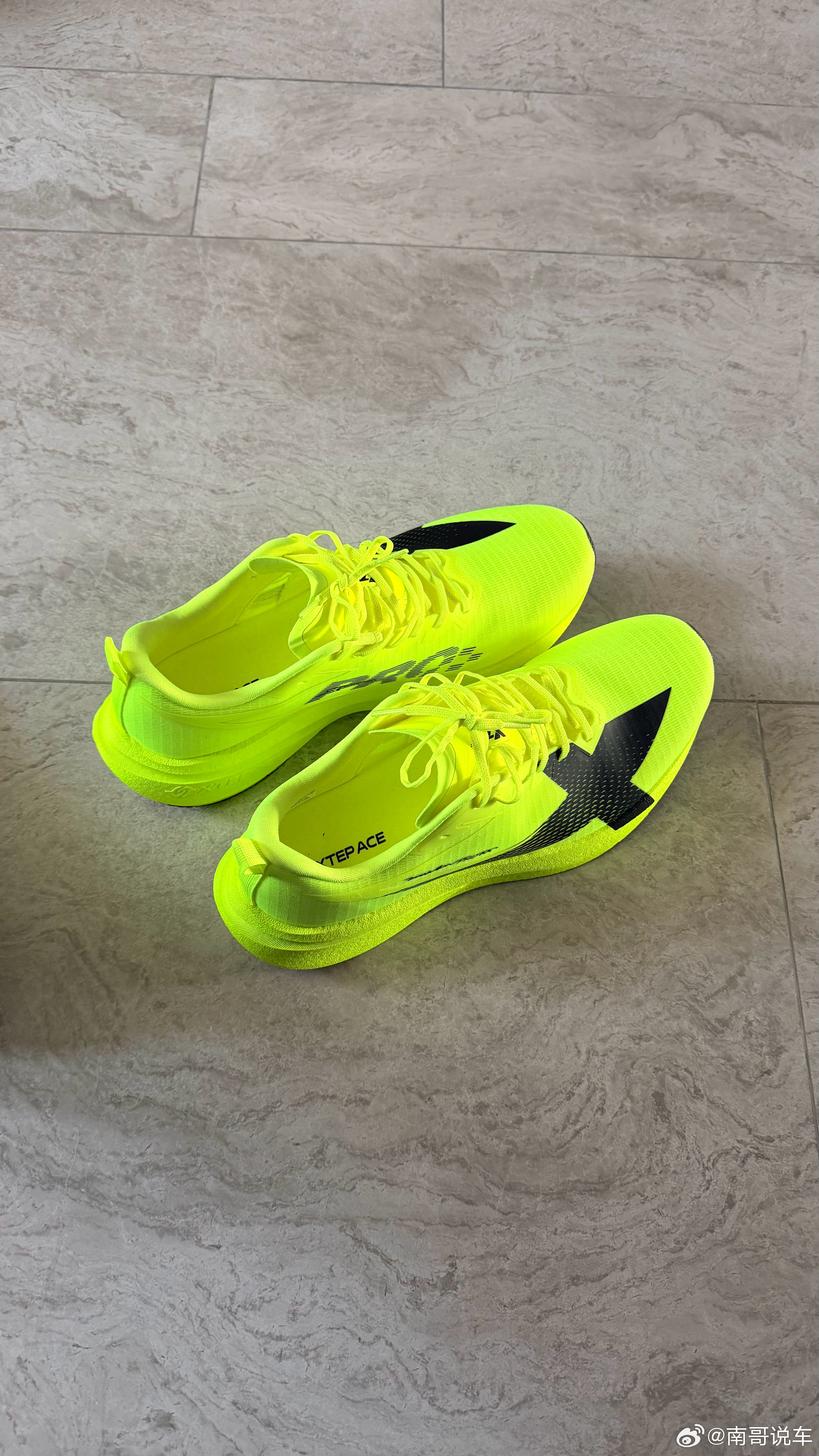 跑步我有心得14 年我创业失败，在家靠爸妈媳妇养了两年然后我就开始健身跑步  从