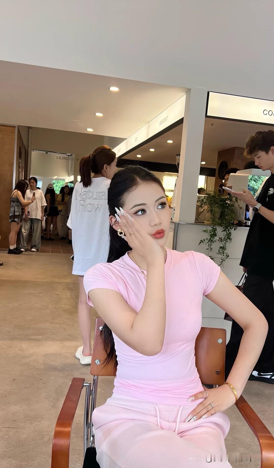 秋日生活打卡季逛街，也是一种乐趣