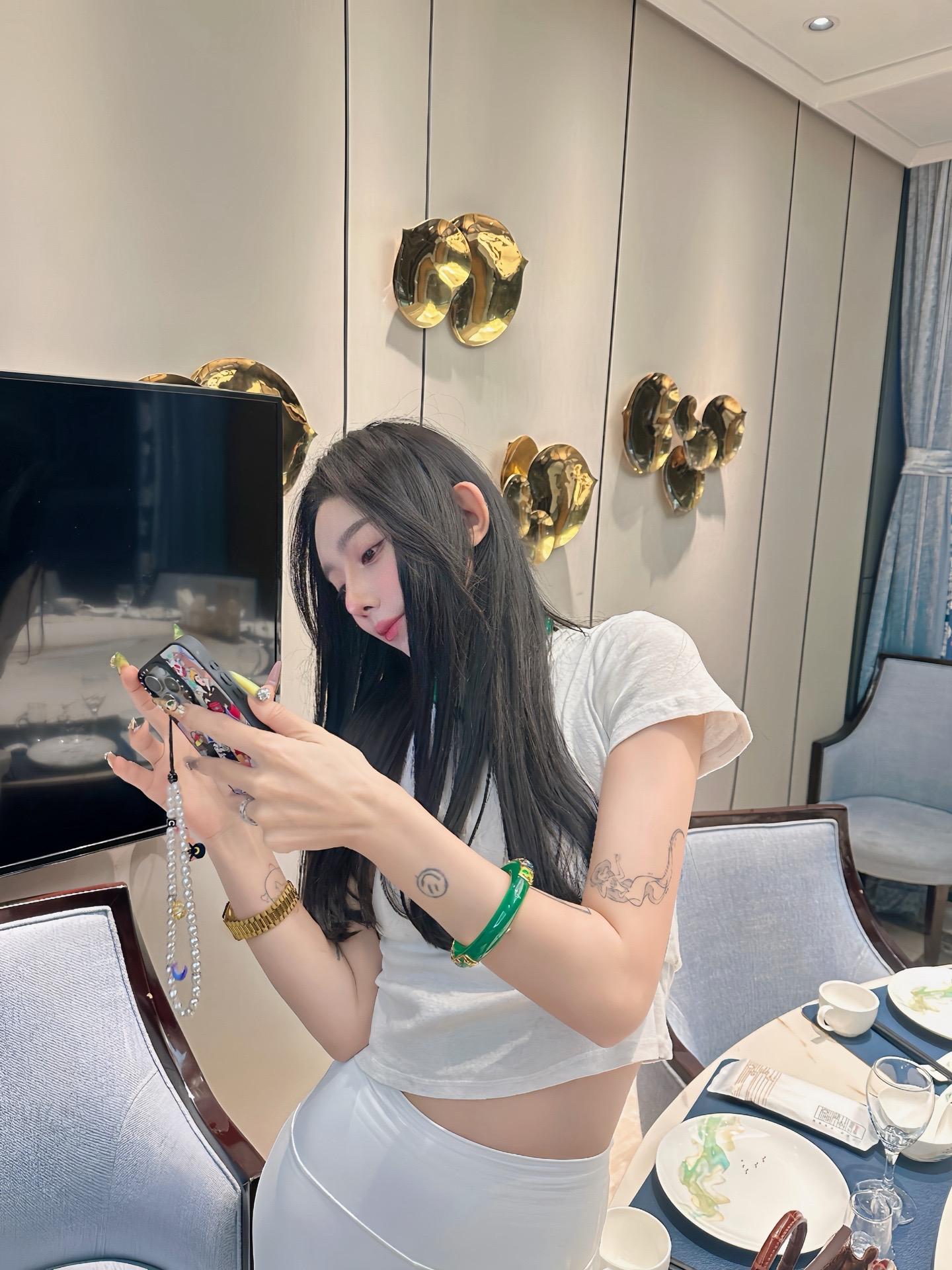 一路走来 没有敌人 全是老师 上了一课又一课 断我纯真 杀我幼稚 磨我...