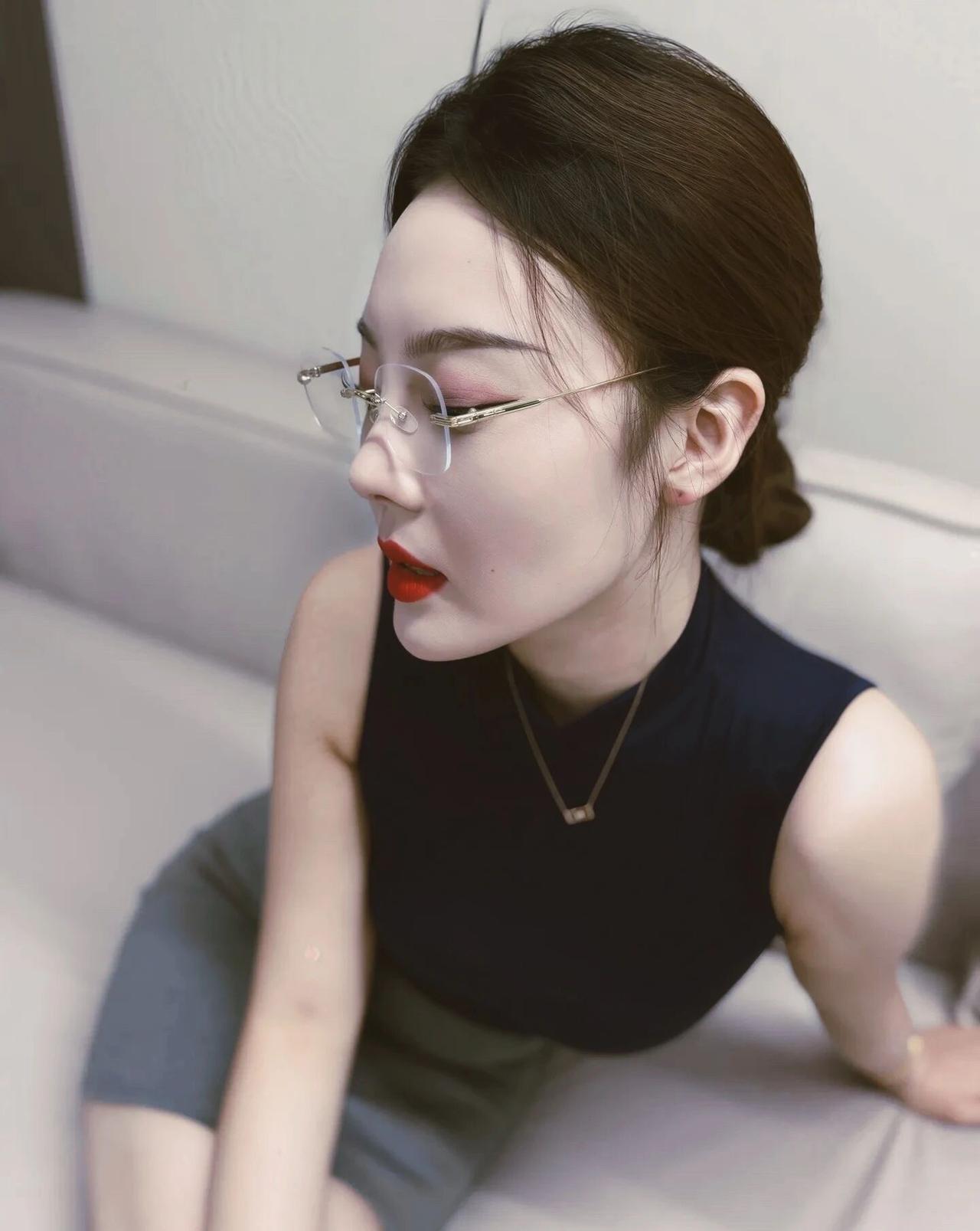 探讨身材魅力[kiss]