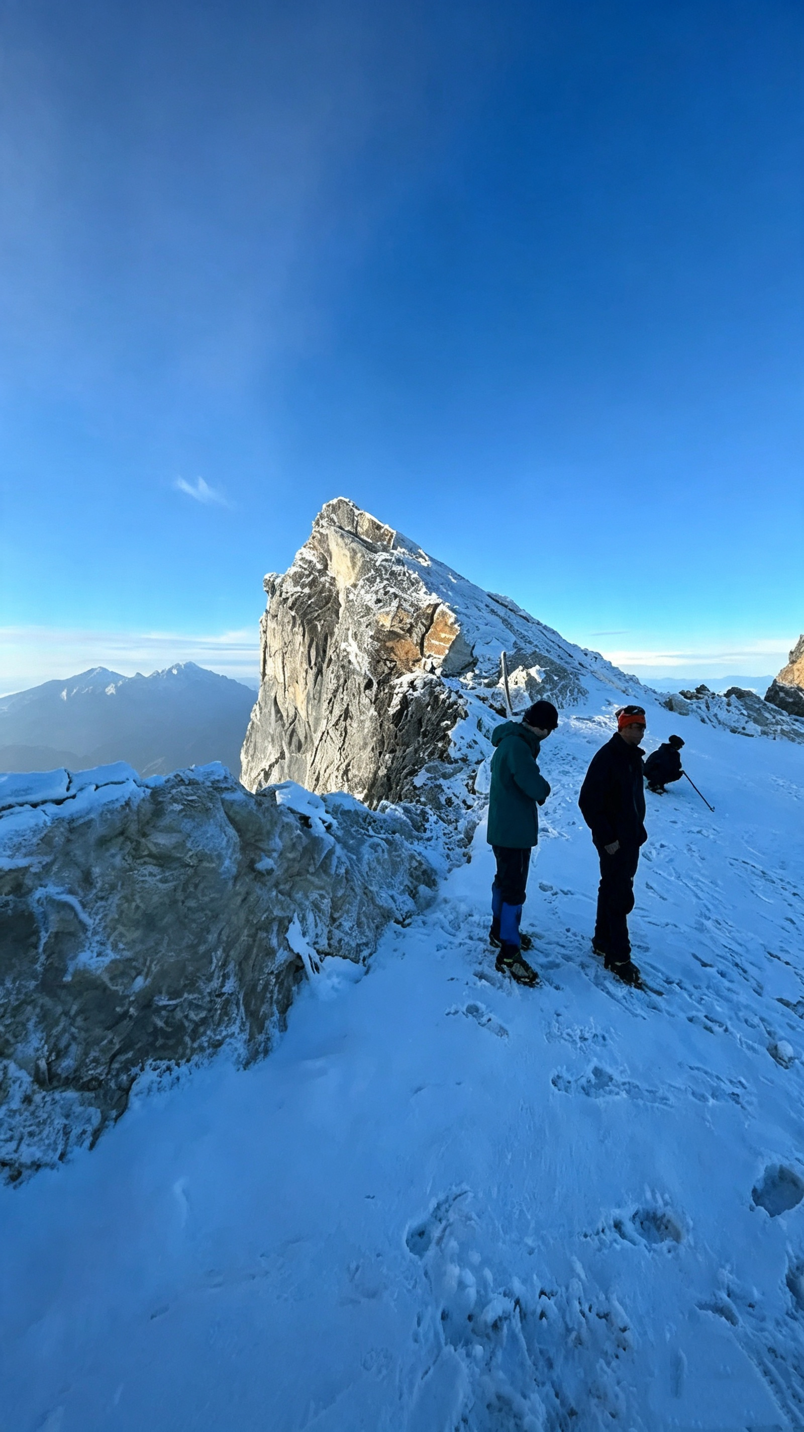 哈巴雪山攀登 | 免费全套装备🏔️一人即可出发！✅ 我来组团，免费提供全套装备
