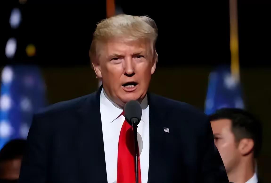 美国衰落有一串标志性事件。2005年卡特里娜飓风，超级大国在本土重大灾难中治理与