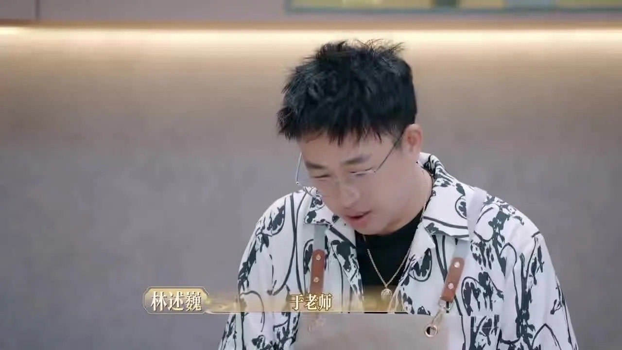 吴谨言约饭于正坦白结婚于正把网友当闺蜜，有瓜就曝；待艺人如家人，关怀备至。和吴谨