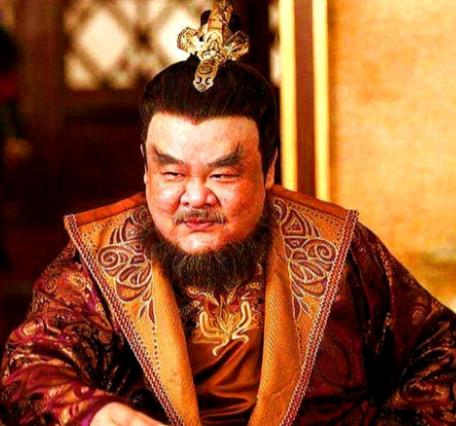 公元757年，安禄山正在睡觉，阉人李猪儿用刀捅进了他的肚子。无奈自己太胖，一时之