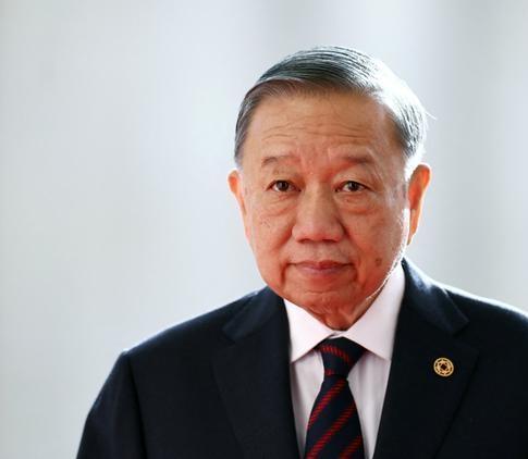 越南这次真的要变天了，不是什么联大演讲，是害怕美国收拾他……

因为很简单，就是