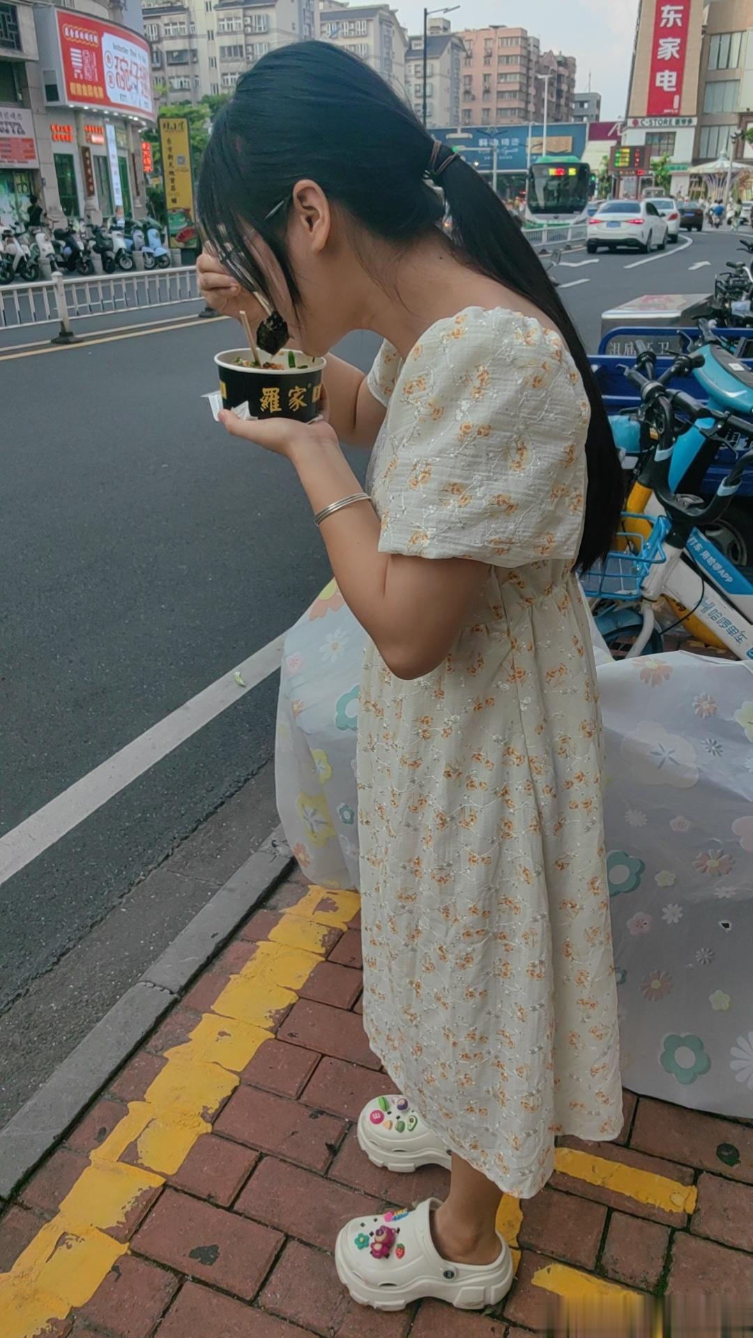 [馋嘴]我的体态太差了[苦涩]第一次知道我脖子前倾驼背那么严重 ​​​