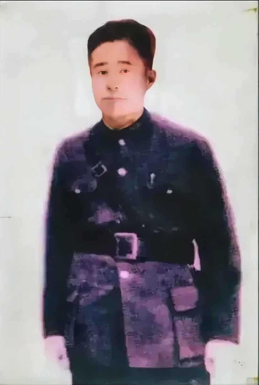 1937年，淞沪会战中，20岁的小战士王中领，在尸体堆里藏了4个小时，才发现了日