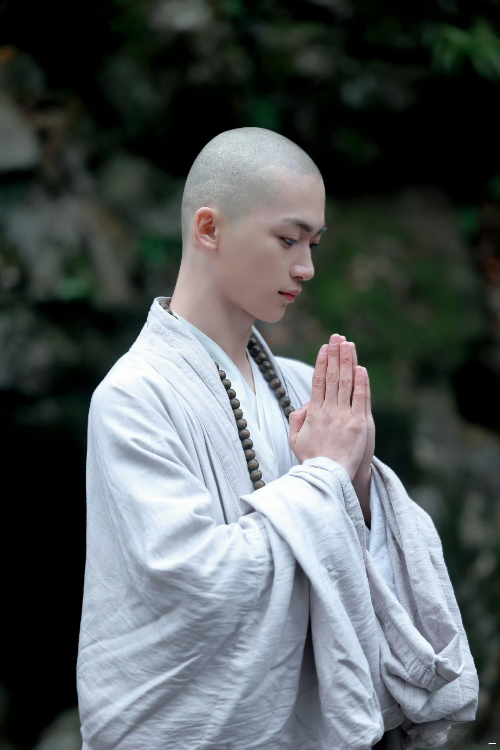 梓渝 zy梓渝0706生日快乐 梓渝在《盛世天下》饰演的辩机十分出彩为贴合角色不