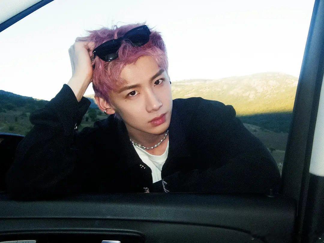 为什么内娱可能要染头发，感觉男明星染头发还是风格挺百变的，白敬亭还是OK的，难怪