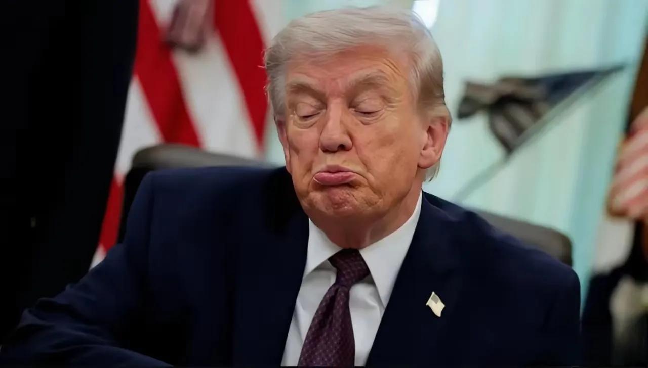 美国与伊朗围绕核谈判出现的严重分歧。美国试图用“20年无核承诺”框架约束伊朗，却