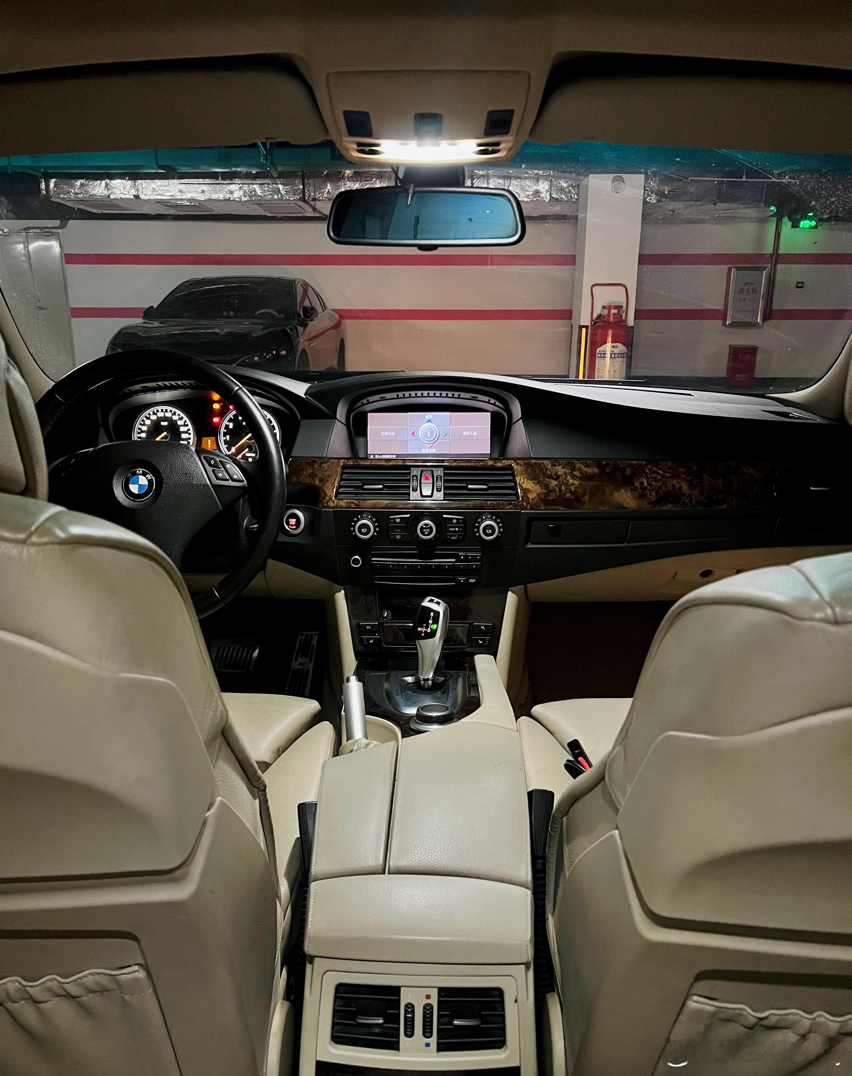 那个时期的宝马我觉得是最有味道，且分级最明显的，5系就是5系，7系就是7系，不像