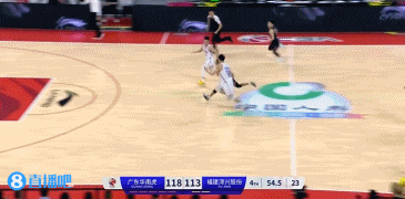福建队这防守！[捂脸][捂脸][捂脸]
周琦被漏个大空，差点被整不会了！
福建队