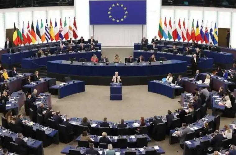 美国国务卿鲁比奥在G7外长会议后接受采访，竟然放出惊人言论：美国对俄罗斯的制裁潜