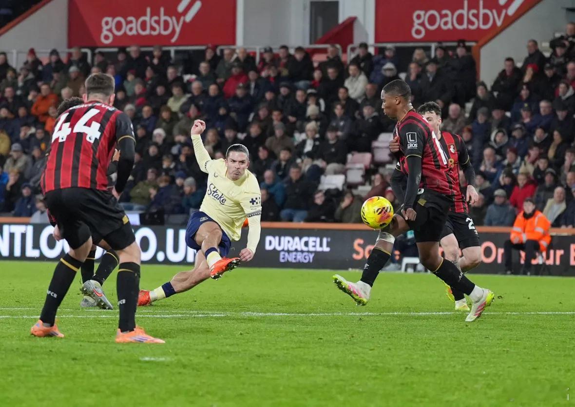 伯恩茅斯0比1埃弗顿 格拉利什踢开心了，他的进球帮助埃弗顿第一次在客场击败伯恩茅