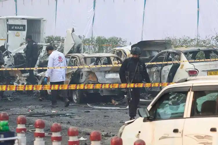 陋室说车今日汽车头条：

  1. 印度首都汽车爆炸已致超10死：当地时间10日