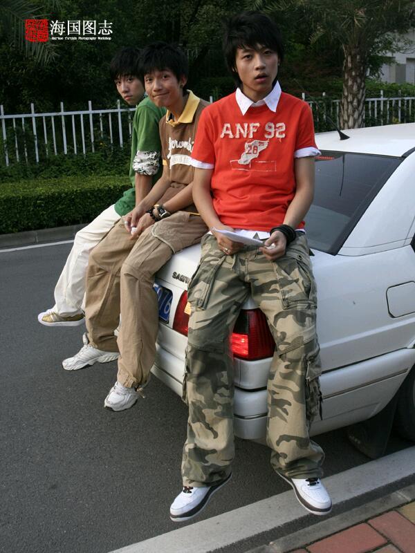 0713各自闪耀网友投稿：老妈最近沉迷《沉默的荣耀》，天天在我耳边循环魏晨。我默