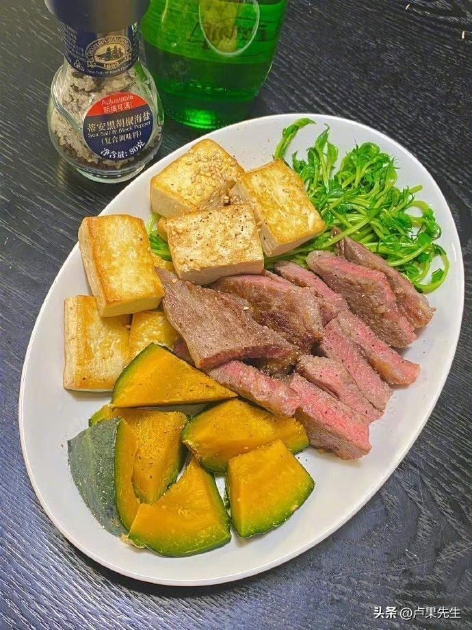 晒出手机相册最近的一张美食照片作者加速成长计划今日营养餐为南瓜，牛肉，豆腐，特别