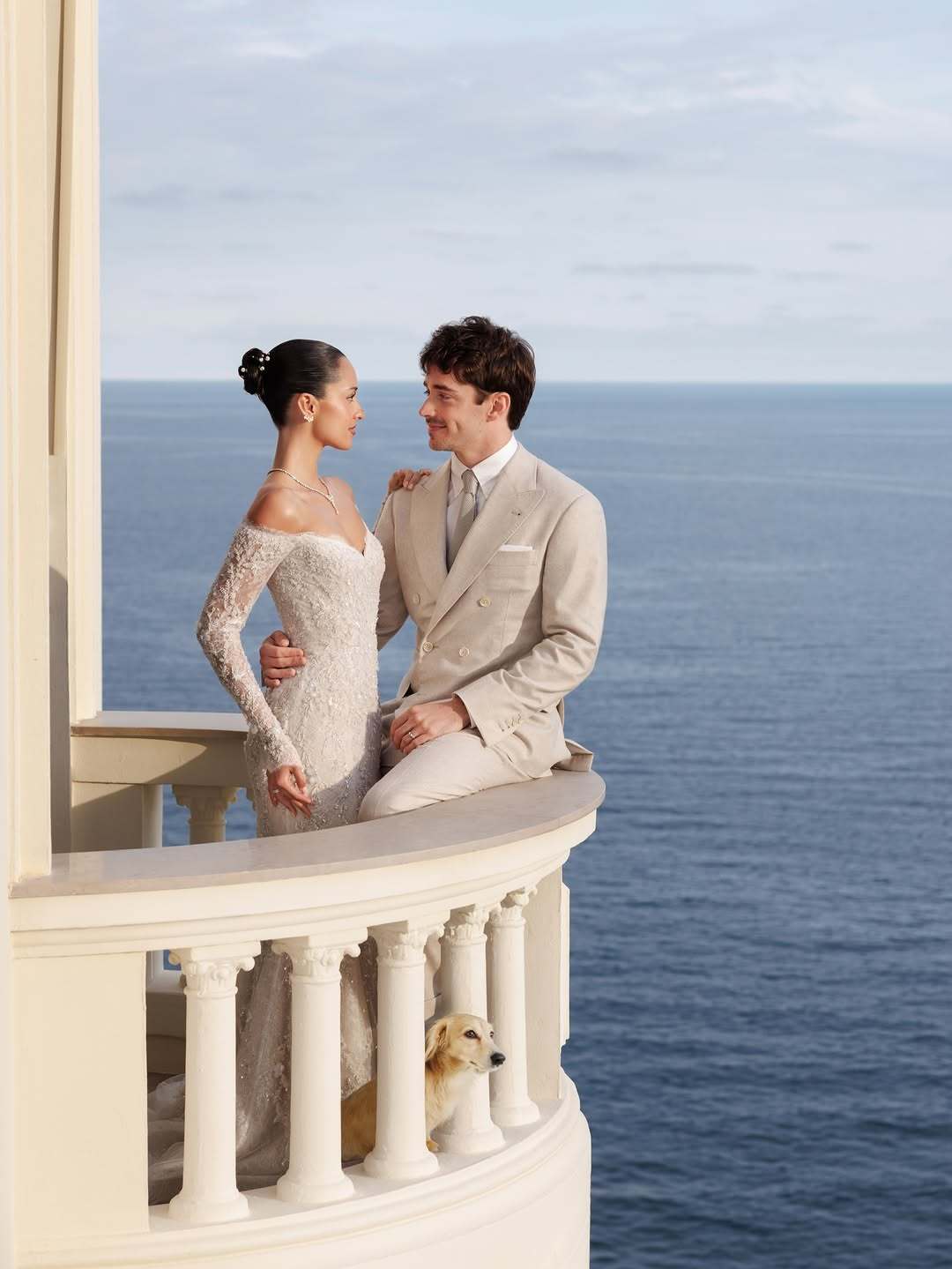 💐法拉利F1车手勒克莱尔结婚婚纱照2月28日于他的家乡摩纳哥与相恋多年的女友A