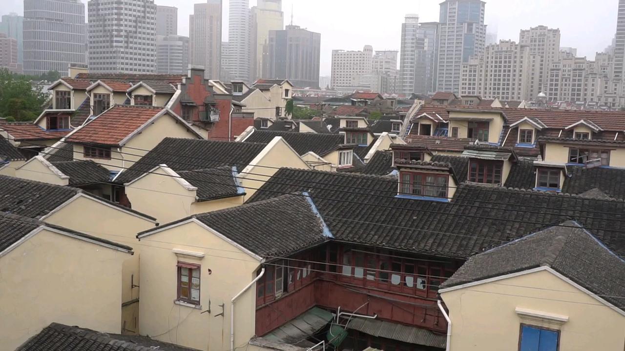 有时候会发现身边有些人，不上班也不忙，但是生活的很好
刚来上海，租的那种老上海单